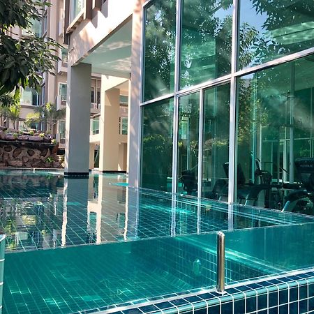 The Lux Ladprao 10 Aparthotel Bangkok Bagian luar foto