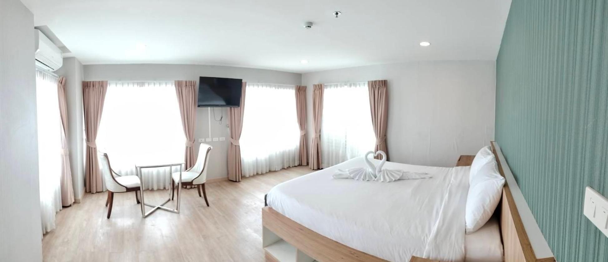 The Lux Ladprao 10 Aparthotel Bangkok Bagian luar foto